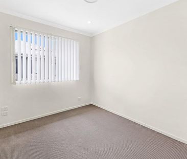 $780 per week / $3,120 Bond - Photo 2