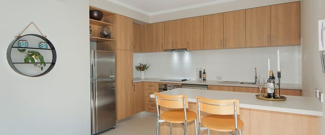 VIBRANT APARTMENT IN THE HEART OF EAST VIC PARK! - Photo 1