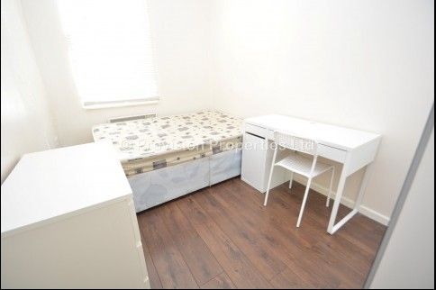 3 Bedroom Properties Leeds University - Photo 1