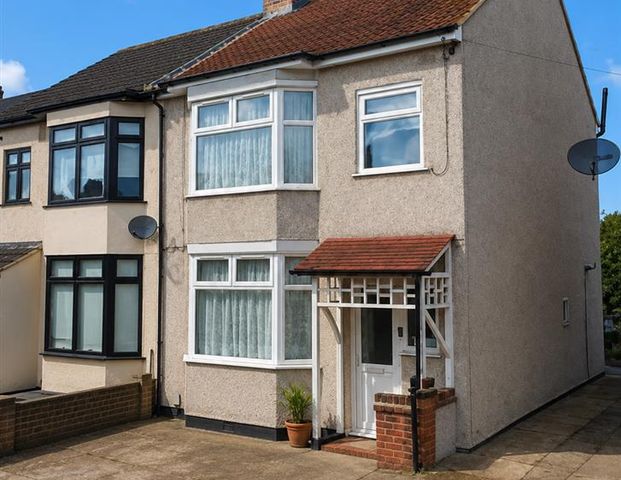 Park Crescent, Hornchurch RM11, London - Photo 1