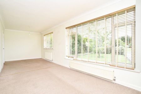 2 bedroom detached bungalow to rent - Photo 3