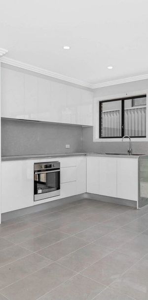 2 BEDROOM GRANNY FLAT WITH STREET FRONTAGE - Photo 1