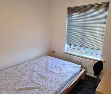 4 bedroom townhouse to rent - Photo 6