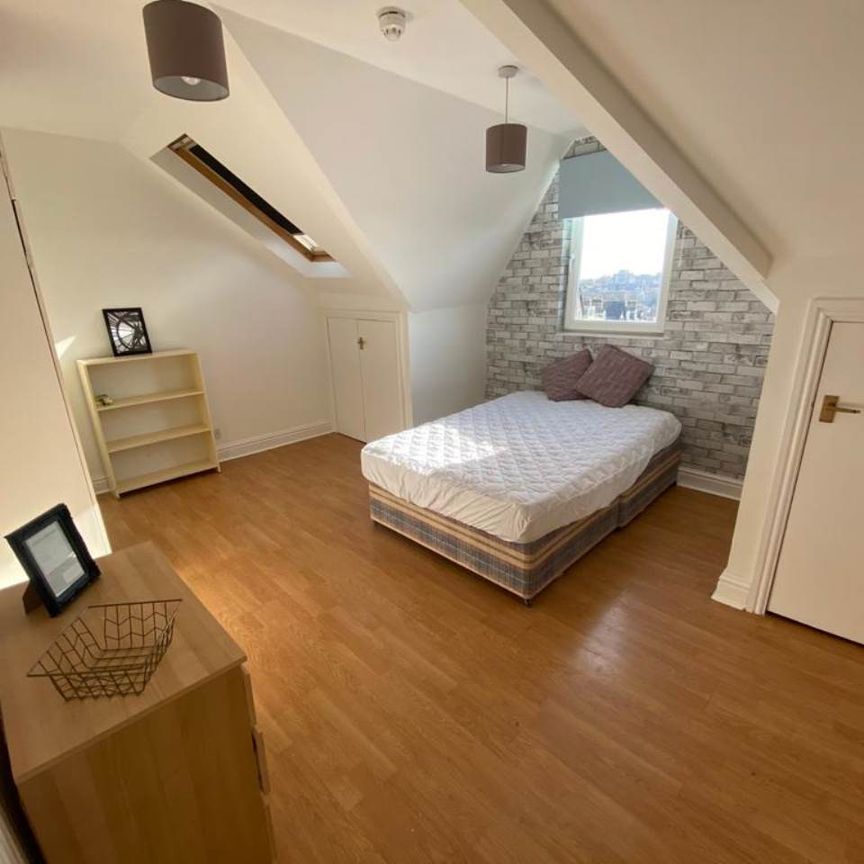 Lucas Street (room 5), Headingley, Leeds - Photo 1