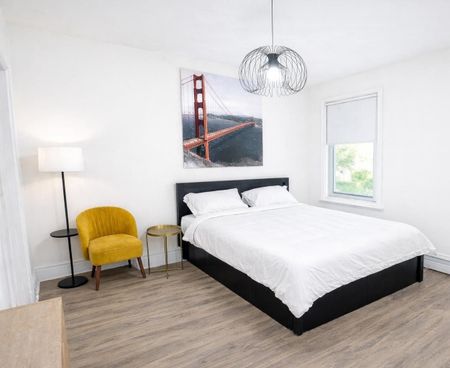 For Lease - 206 Bathurst Street Unit# Upper, Toronto, Ontario - Photo 3