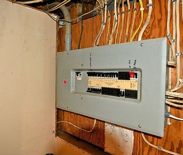 For Lease - 23 Watling Street, London East, Ontario - Photo 5