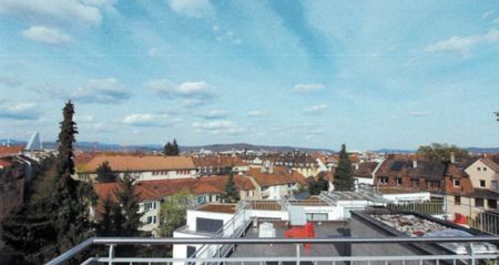 Lichtdurchflutete Attikawohnung mit grosser Dachterrasse - Photo 2