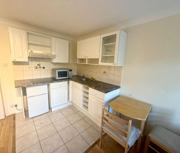 Studio to rent - Photo 2
