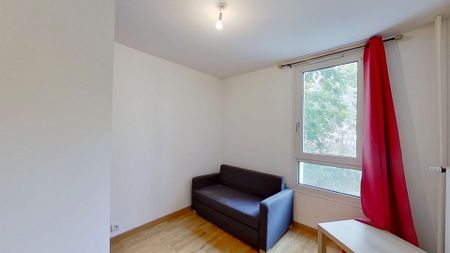 Location Appartement 4 pièces 97m² - Photo 4