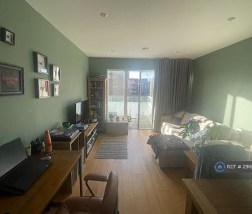 1 bedroom flat to rent - Photo 2