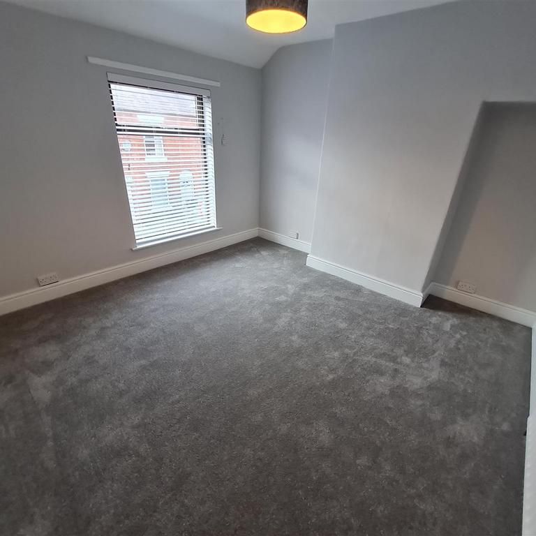 2 bedroom cottage to rent - Photo 1