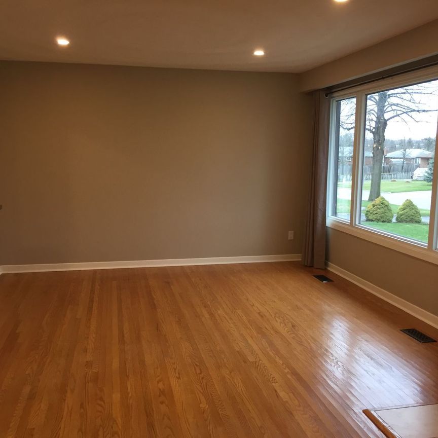 For Lease - 260 Linden Street, Oshawa, Ontario - Photo 1