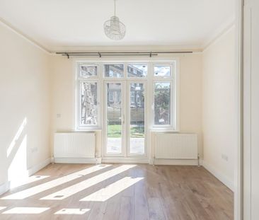 3 bedroom flat to rent - Photo 2
