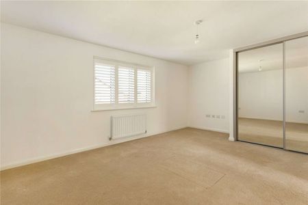 A beautiful detached family home in a semi rural location. - Photo 4