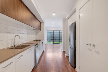 Modern Townhouse - Photo 5