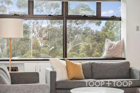 Stylish Fully Furnished Apartment with Park Views - Photo 2