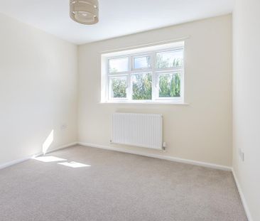 3 bedroom detached house to rent - Photo 4