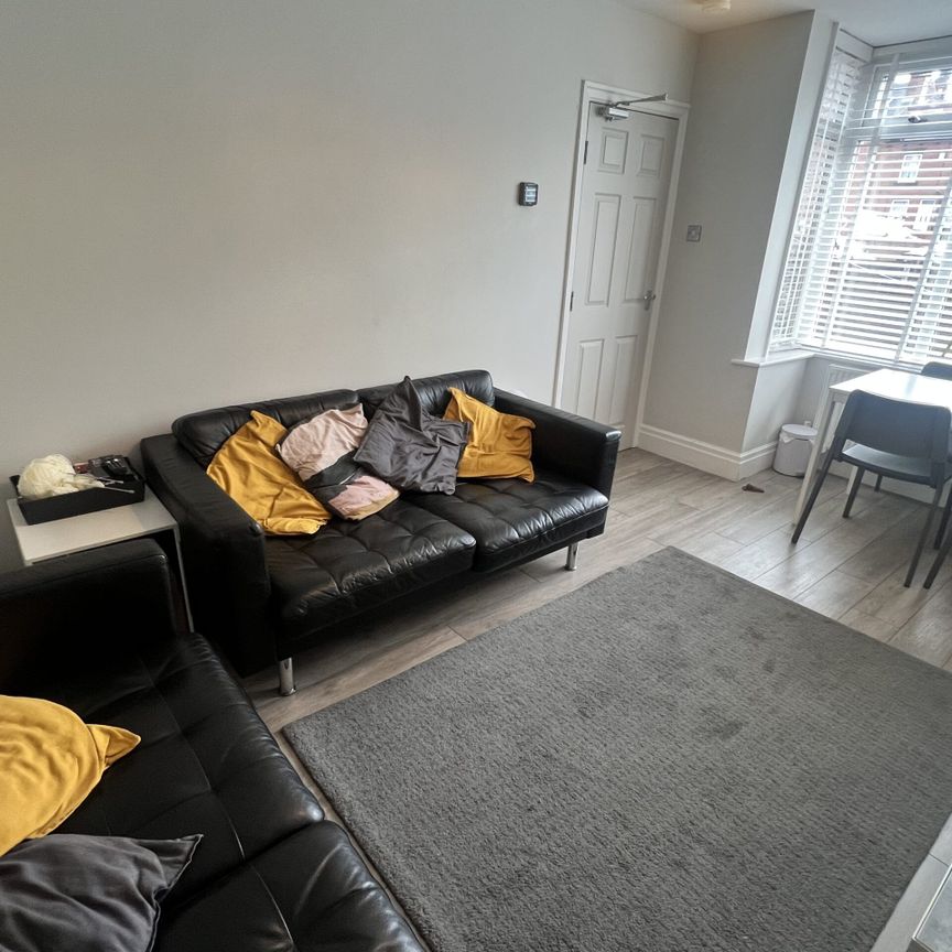 Woodside Place - Photo 1