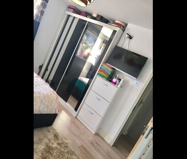 Room in a Shared House, Telegraph Place, E14 - Photo 4