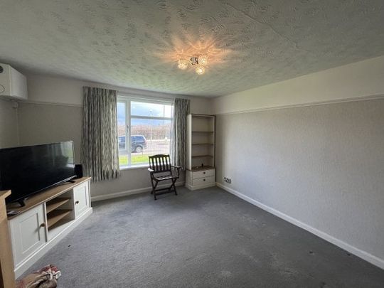 Farnborough Road, Nottingham, NG11 - Photo 1