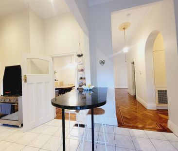 Caulfield North - Photo 6