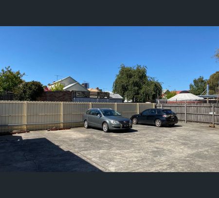 2/49 Collier Crescent, Brunswick, Vic 3056 - Photo 2
