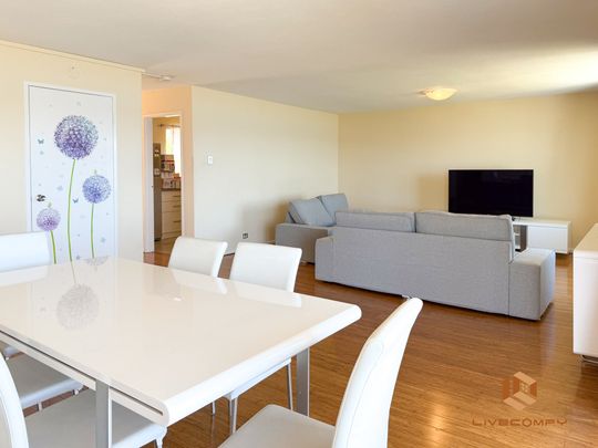 South Perth - Photo 1