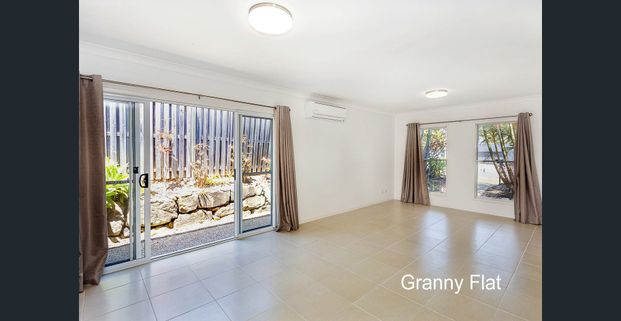 Hidden Gem in Reedy Creek – Spacious 1-Bedroom Flat in Prime Location! - Photo 1