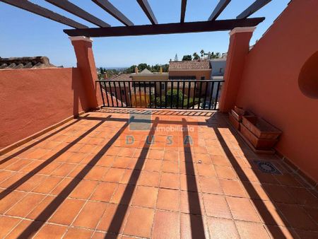 ALQUILER ADOSADA EXCLUSIVA | 3.000 €, 277 m² - Photo 2