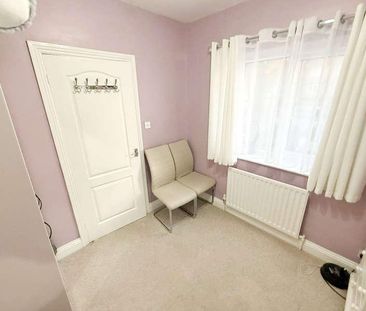 London Road, Benfleet, SS7 - Photo 1