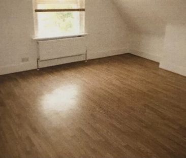 1 Bed Flat, Streatham High Road, SW16 - Photo 2