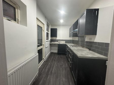 3 bedroom terraced house to rent - Photo 4