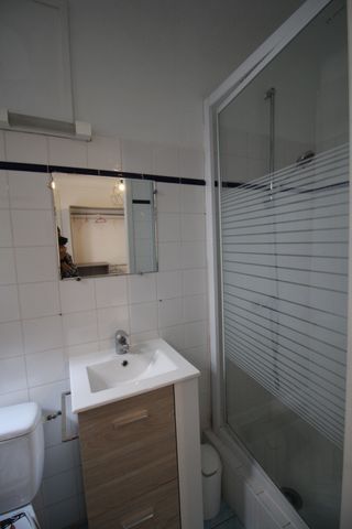 Location Appartement 2 pièces 45m² BAYONNE 64100 - Photo 5