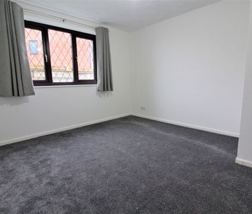 The Ridgedales, Coleridge Road, Oldham - Photo 2