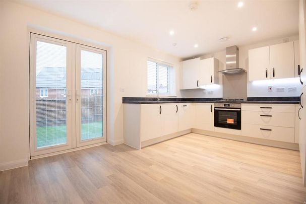 3 bedroom terraced house to rent - Photo 1