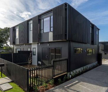 Near-New Family Home in Manurewa - Photo 2
