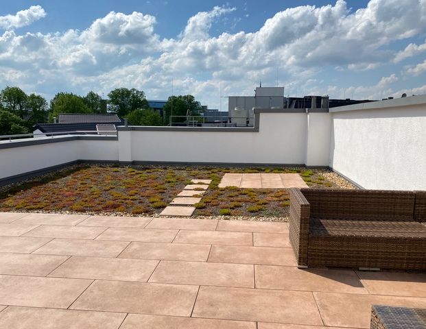 Neubau Penthouse-Wohnung mit 170 m² Terrassen – im LCC! Aufzug! Garage! - Photo 1