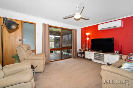 104 Finchs Road, Smythes Creek - Photo 2