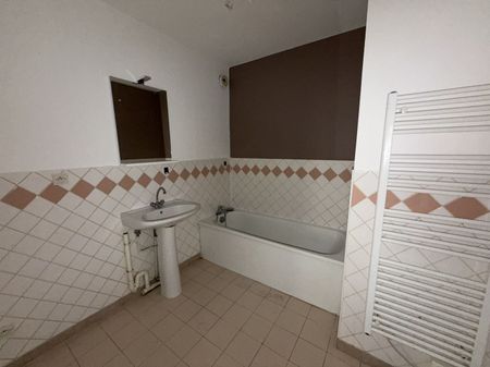 Location Appartement 3 pièces 62m² BELIGNEUX 01360 - Photo 5
