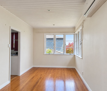 3 Bedrooms on Hillsborough Road - Photo 2