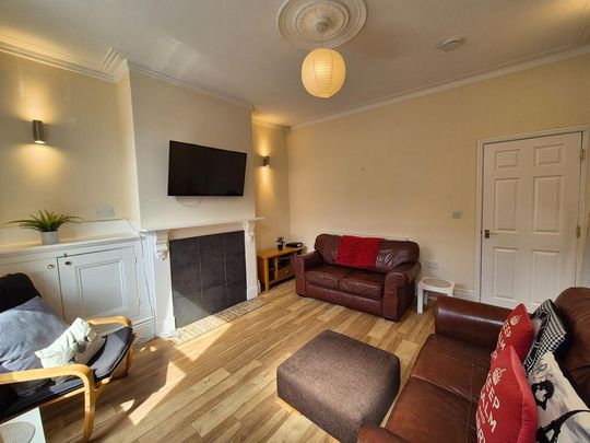 5 bedroom house share to rent - Photo 1