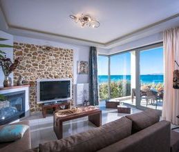 Βίλα για ενοικίαση - Γούβες, - Photo 1