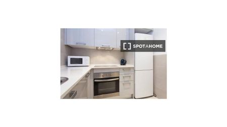 3 room luxury Apartment for rent in Barcelona, Catalonia - Photo 4