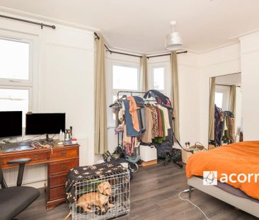 4 bedroom end of terrace house to rent - Photo 5