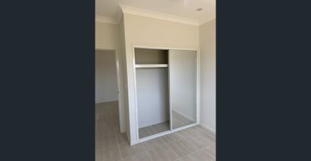 Brand New 3+1 bedroom house for rent in Farley - Photo 2