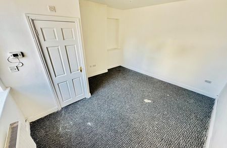 Cinder Bank, Dudley, DY2 9AL - Photo 5