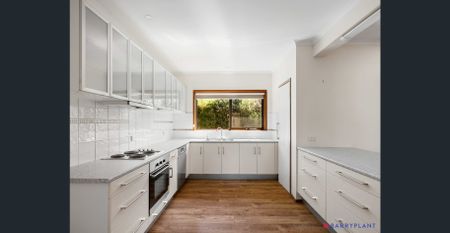 Spacious Family Home in Prime Cowes Location – Available for Permanent Rental - Photo 3