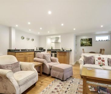 2 bedroom end of terrace house to rent - Photo 1