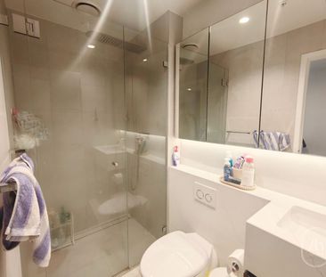 Stylish Urban Living in the Heart of Hawthorn - Photo 5