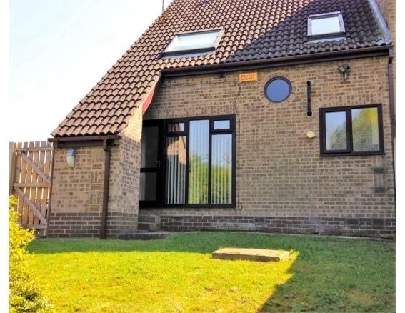 1 bed Terraced House - Photo 1